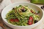 sommerliche zucchini nudeln